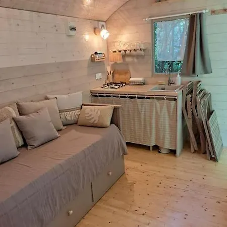 Magnifique Roulotte En Plein Nature דירה *