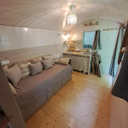 Magnifique Roulotte En Plein Nature דירה